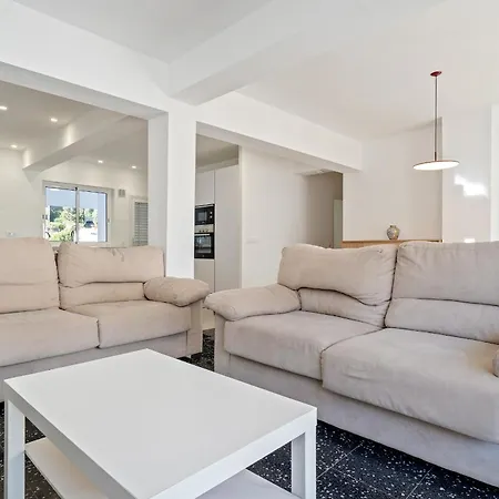 Hauzify I Riera Apartment *