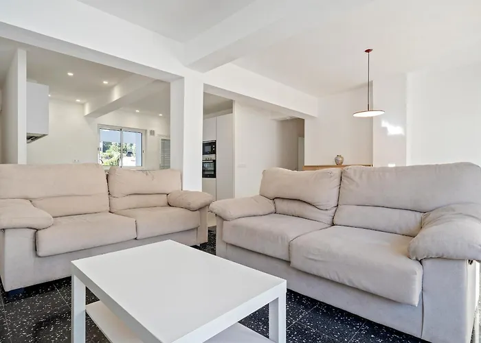 Hauzify I Riera Apartment *